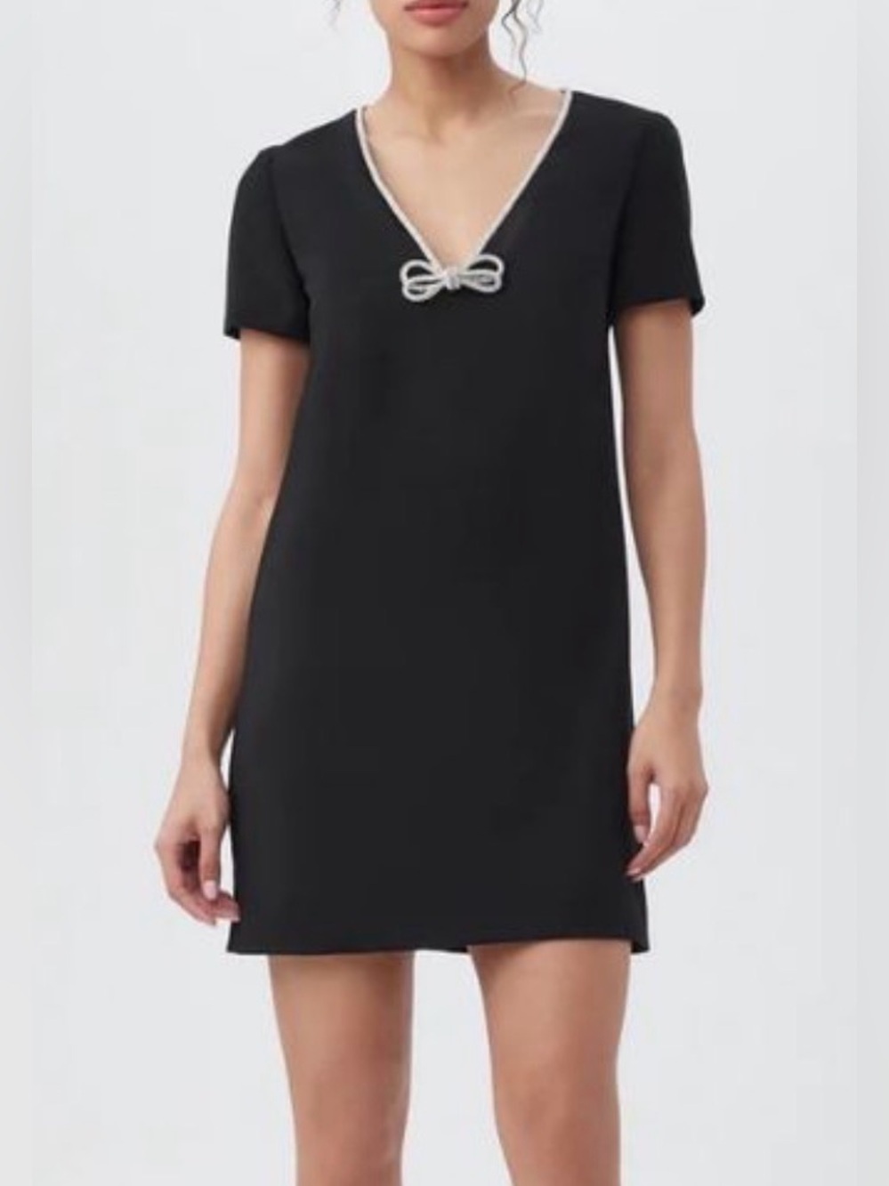 Trina Turk Black Mod Cocktail Mini Dress with Rhinestone Bow Size 6 EUC